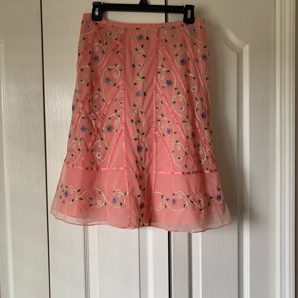 Q.U.E. Skirt